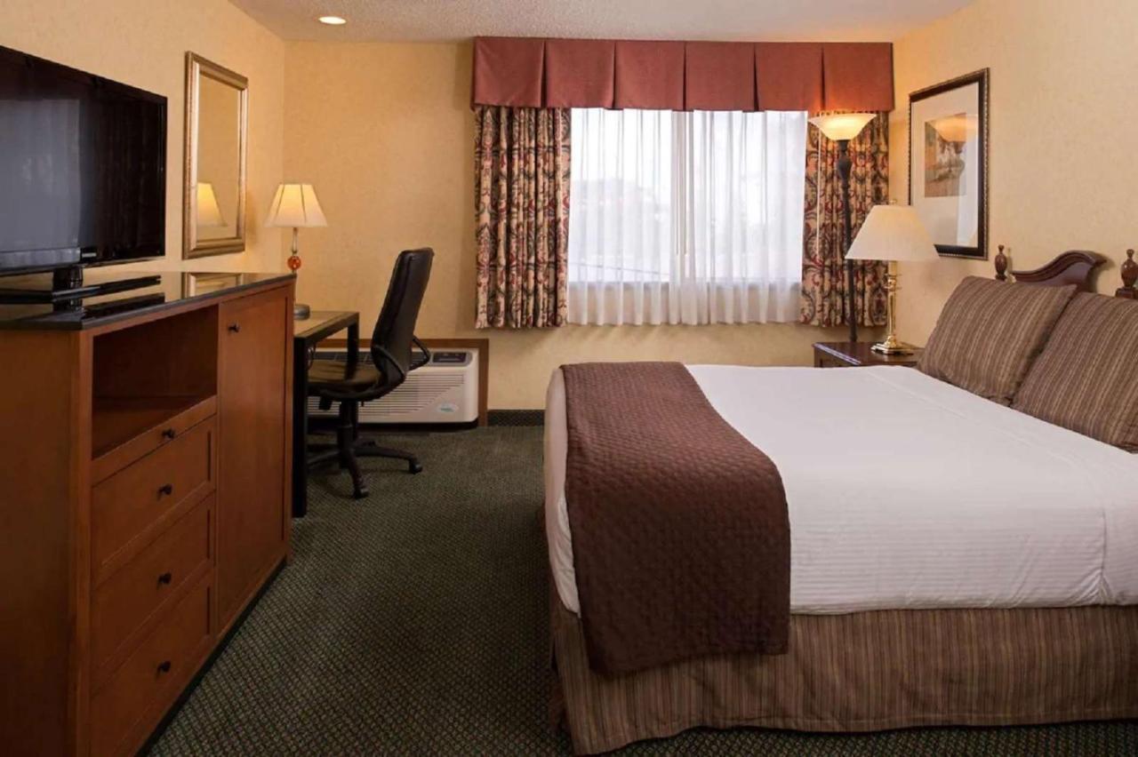 Red Lion Hotel Pasco Airport & Conference Center Extérieur photo