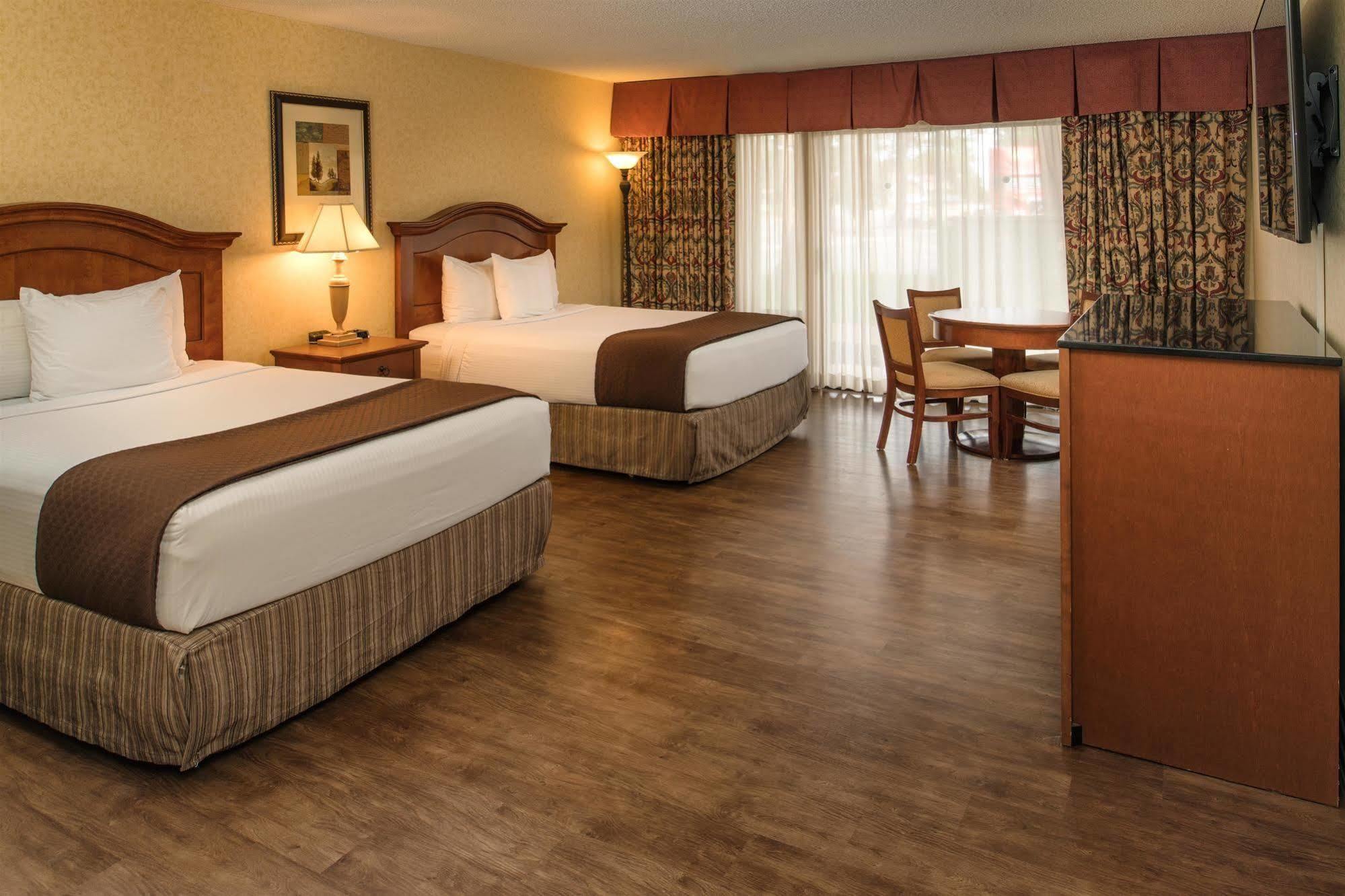Red Lion Hotel Pasco Airport & Conference Center Extérieur photo